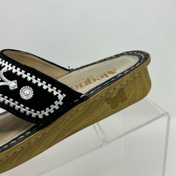 Alegria Vanessa Black Embroidered Mandala Casual Slip On Thong Sandals Size 35 - Picture 2 of 16